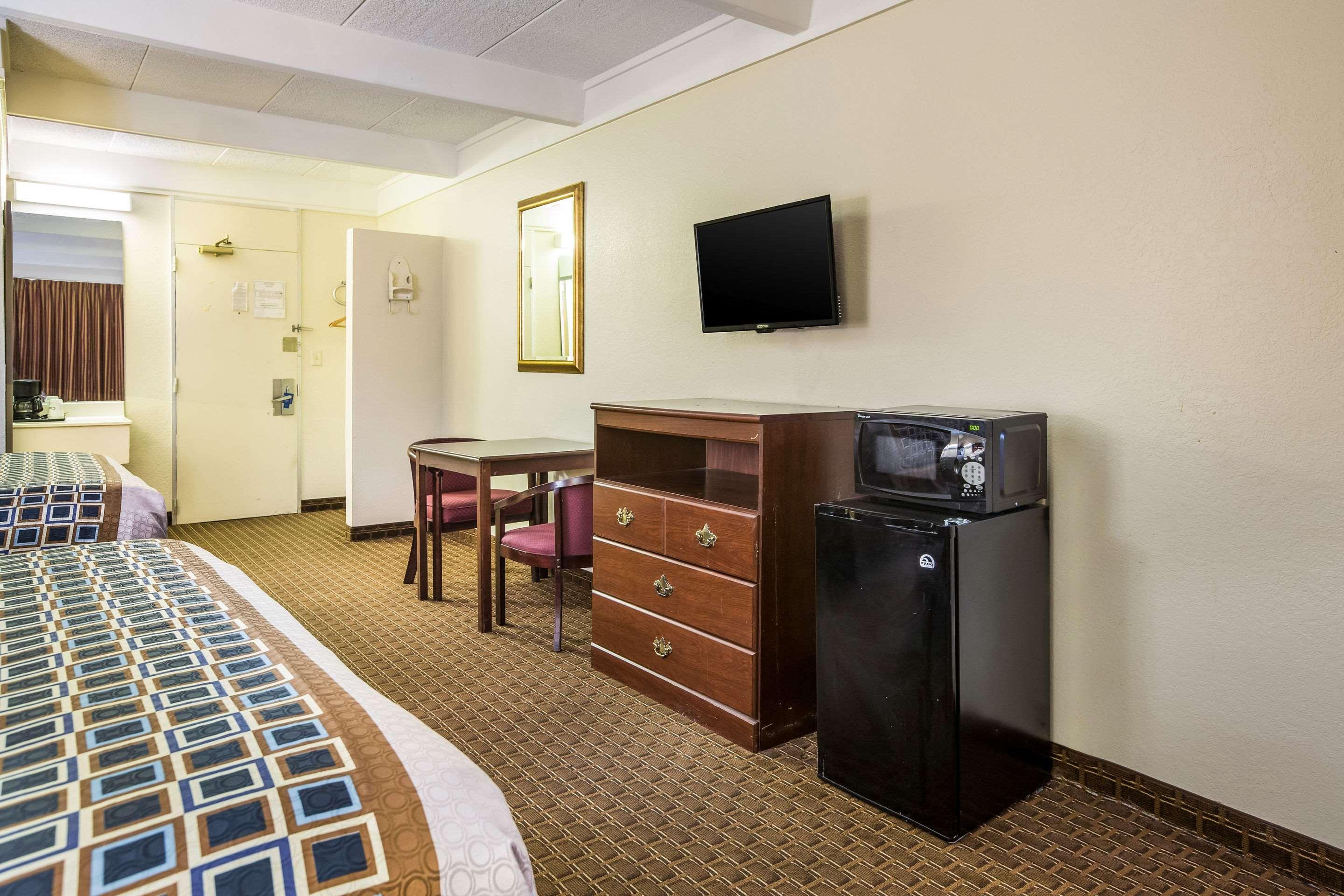 Super 8 By Wyndham Macon Ga Hotel Bagian luar foto