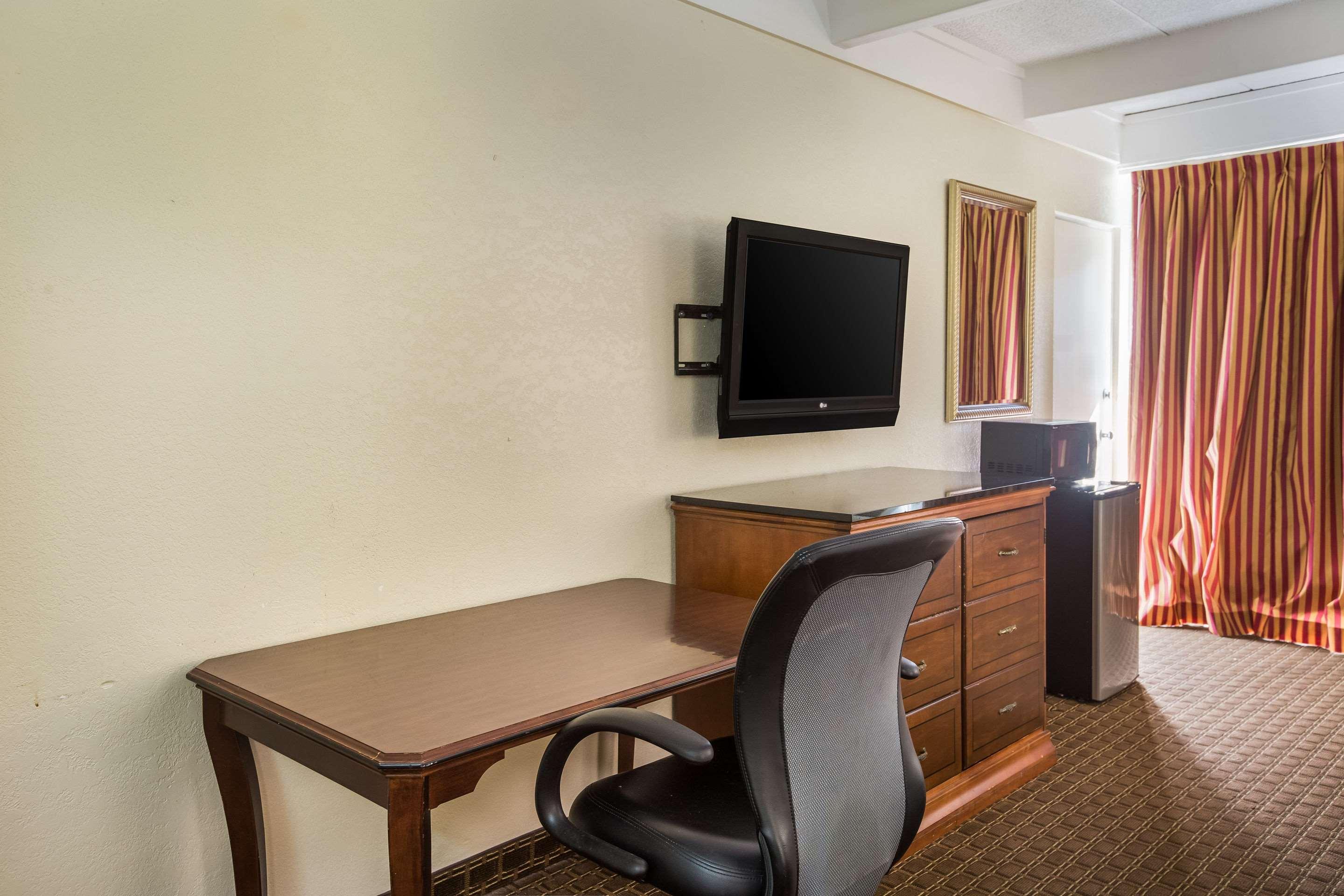Super 8 By Wyndham Macon Ga Hotel Bagian luar foto