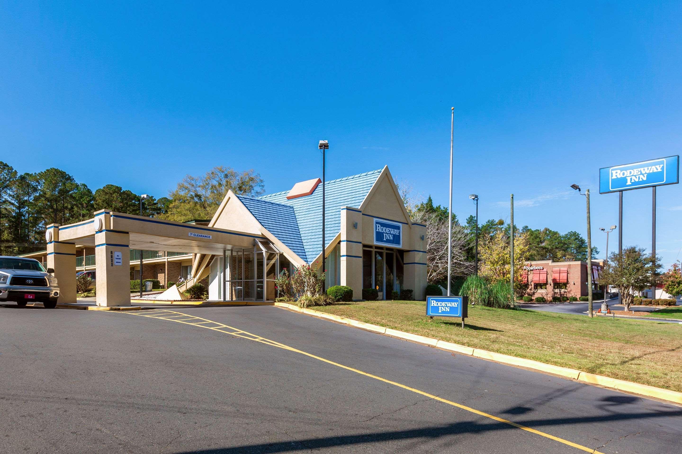 Super 8 By Wyndham Macon Ga Hotel Bagian luar foto