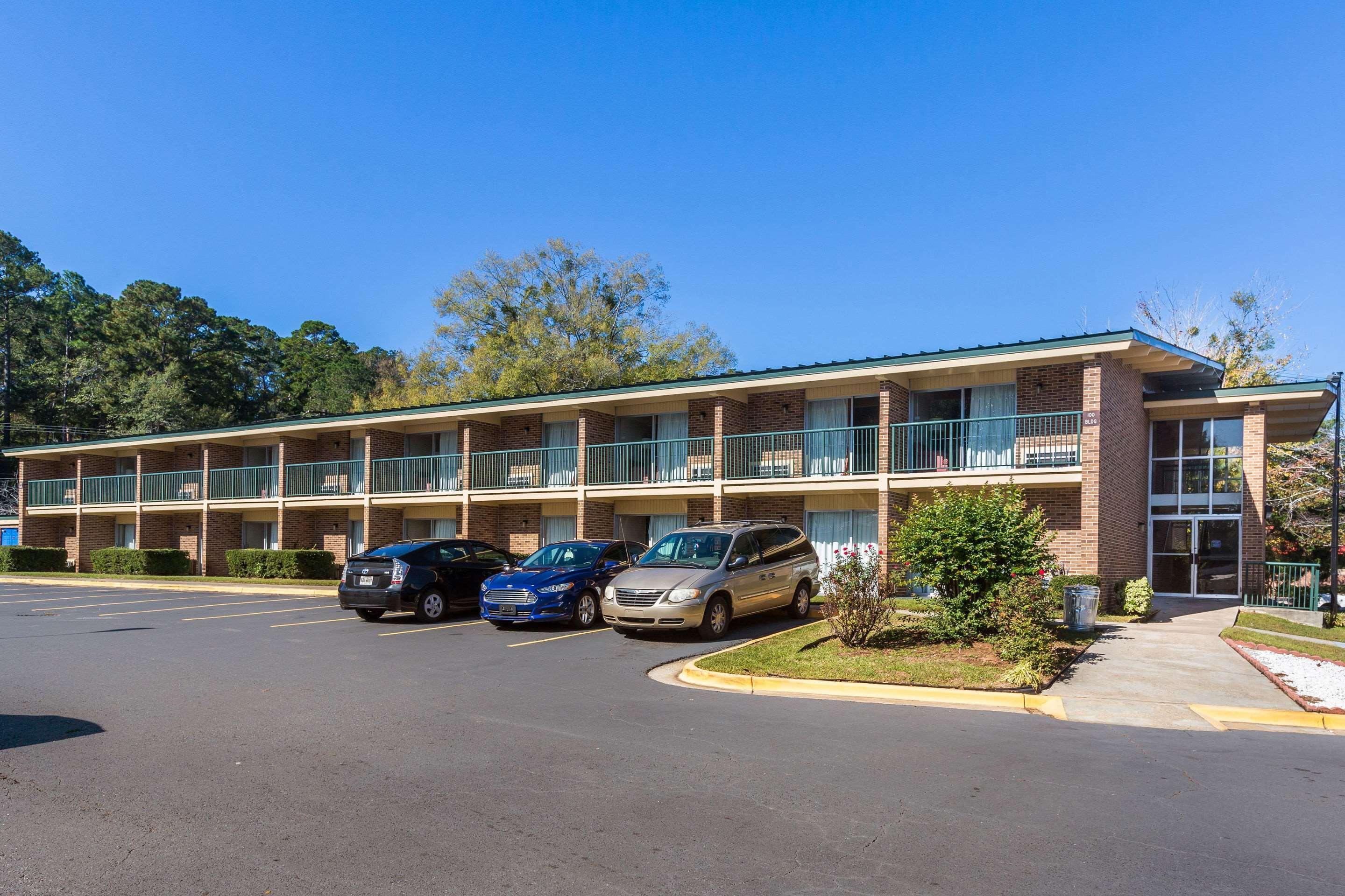 Super 8 By Wyndham Macon Ga Hotel Bagian luar foto